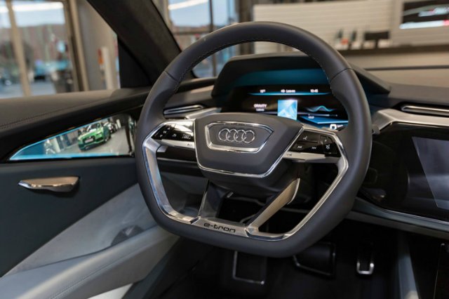 Audi  E-tron Quattro